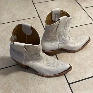 Isyllwild cowboy boots